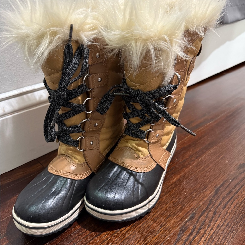 Sorel Black and Brown Fur-Trimmed Winter Boots